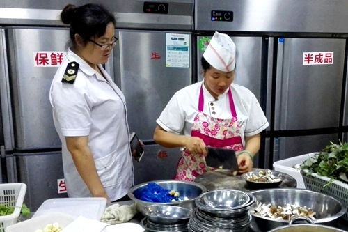 從江縣市監局開展 情系多彩貴州 兩岸文化聯誼行 餐飲服務食品安全保障工作